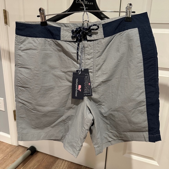 NWT - Vineyard Vines Montauk Swim Trunks - Size 34 *Retail $118